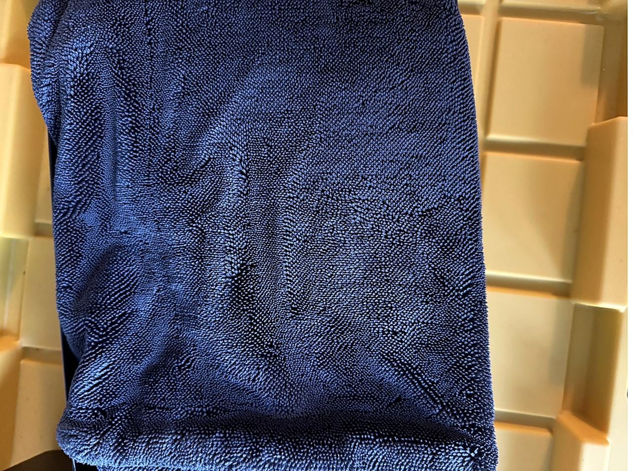 Blackline Twisted Loop drying towel folded